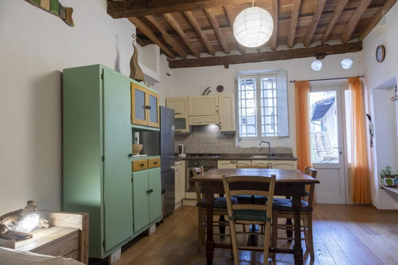 Apartment Appartamento Degli Asili - Affitti Brevi Italia Lucca Italy